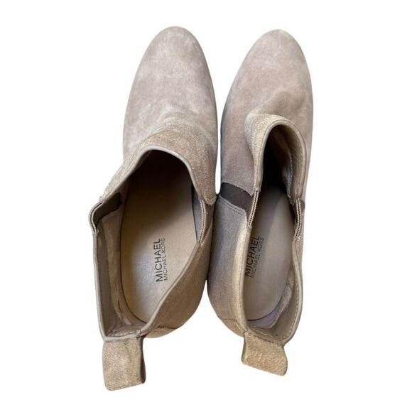 Michael Kors Brandy Chelsea Ankle Boots Womens Taupe Suede Block Heel Bootie Sz - Picture 6 of 9